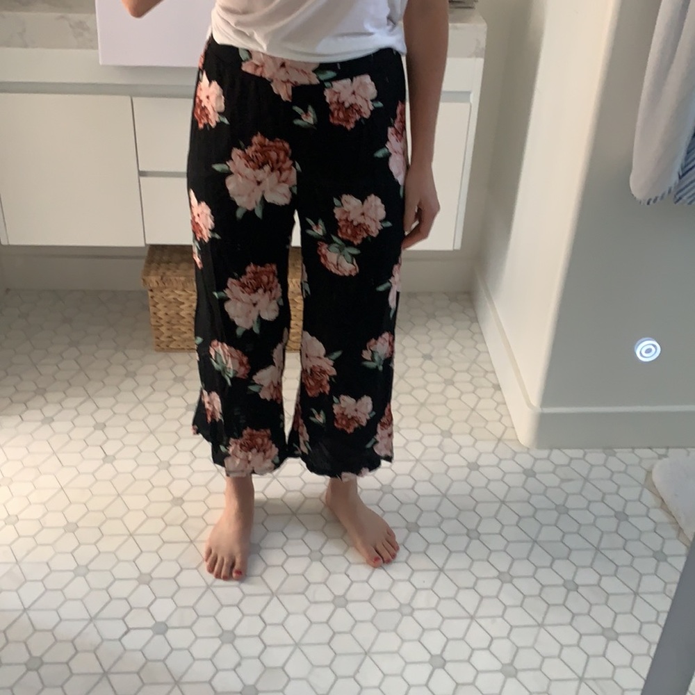 NWT parson LA hearts floral flowy pants size M
